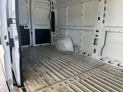Used 2025 RAM ProMaster 2500 w/ Convenience Group FWD image 26