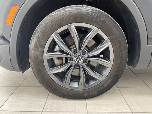Used 2022 Volkswagen Tiguan SE AWD/4WD image 7