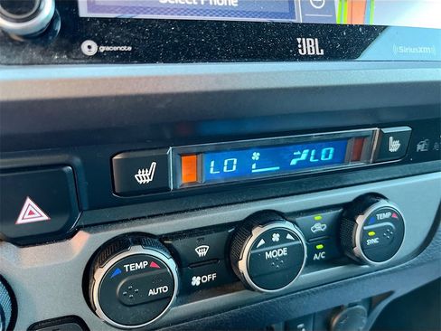 Used 2022 Toyota Tacoma TRD Off-Road image 20