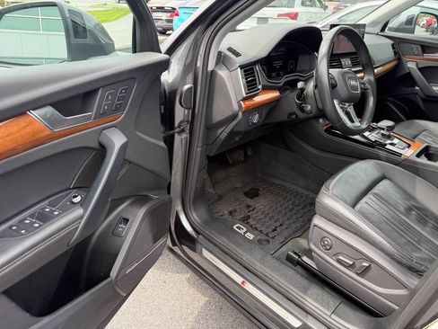 Used 2023 Audi Q5 2.0T Premium Plus w/ Premium Plus Package AWD/4WD image 21