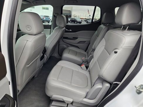 Used 2023 GMC Acadia SLT image 18
