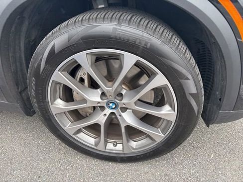 Used 2025 BMW X5 xDrive50e w/ Climate Comfort Package image 9