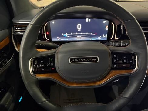 Used 2022 Jeep Grand Wagoneer Series III AWD/4WD image 17