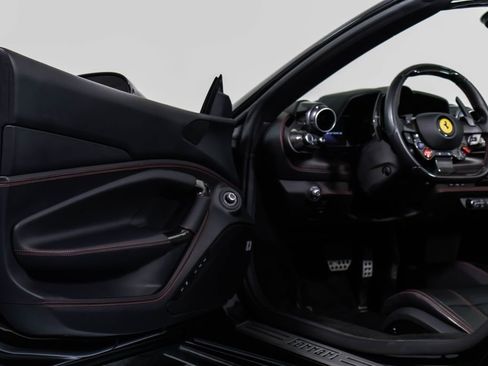 Certified 2022 Ferrari F8 Tributo image 33