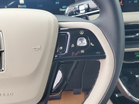 New 2026 Lincoln Corsair Premiere image 16