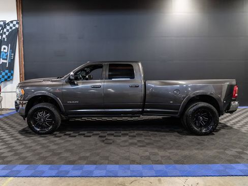 Used 2019 RAM 3500 Limited w/ Max Tow Package AWD/4WD image 2