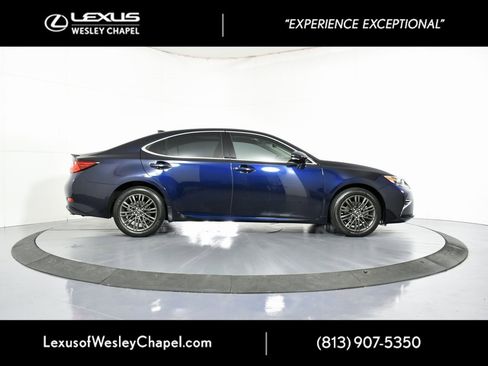 Used 2017 Lexus ES 350 image 4