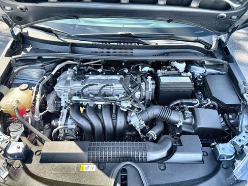 Used 2021 Toyota Corolla LE image 32