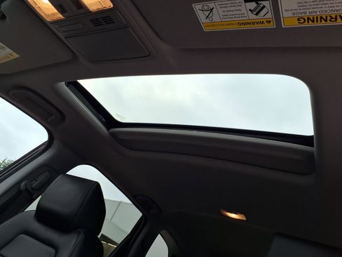Used 2022 Honda CR-V Touring image 5