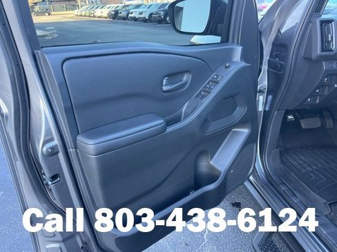 Used 2026 Nissan Frontier SV w/ Tow Package image 5