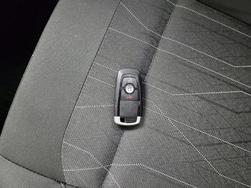 Used 2021 Ford EcoSport SE w/ SE Convenience Package image 32