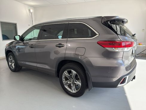 Used 2018 Toyota Highlander Limited Platinum image 5
