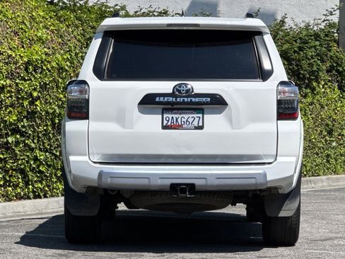 Used 2022 Toyota 4Runner TRD Off-Road Premium AWD/4WD image 5