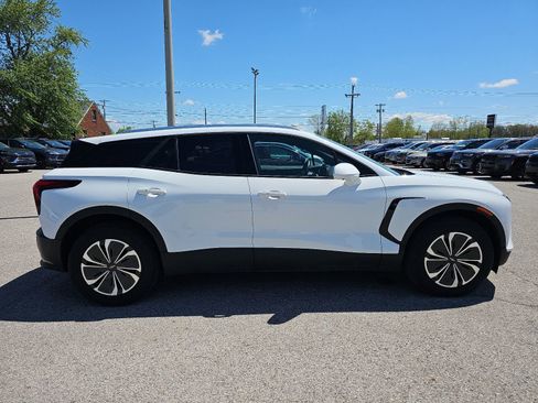 Used 2024 Chevrolet Blazer EV LT AWD/4WD image 2