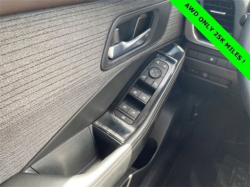 Used 2023 Nissan Rogue SV image 26