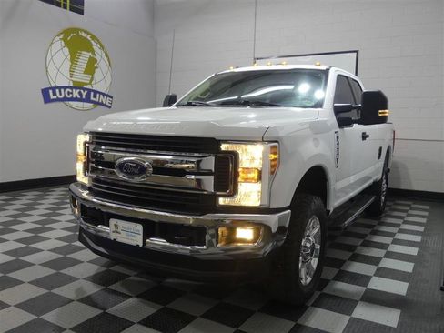 Used 2018 Ford F350 XLT image 4
