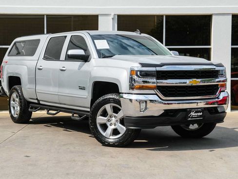 Used 2018 Chevrolet Silverado 1500 LT w/ Texas Edition AWD/4WD image 6