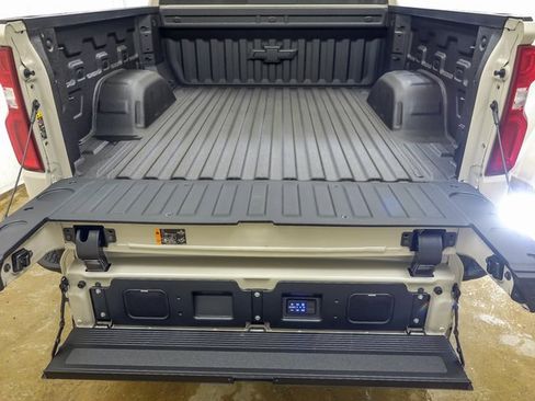 New 2026 Chevrolet Silverado 1500 ZR2 image 10