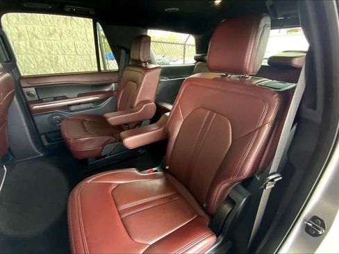 Used 2024 Ford Expedition Limited image 21