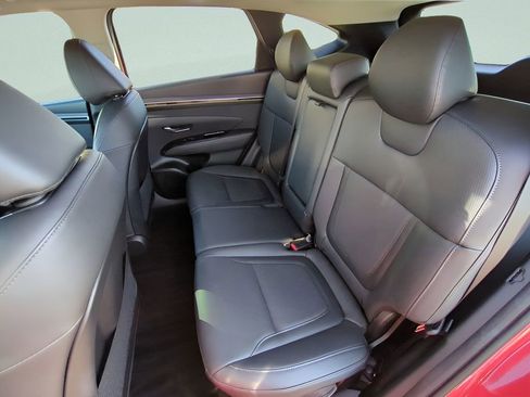 Certified 2023 Hyundai Tucson Limited w/ Cargo Package image 13