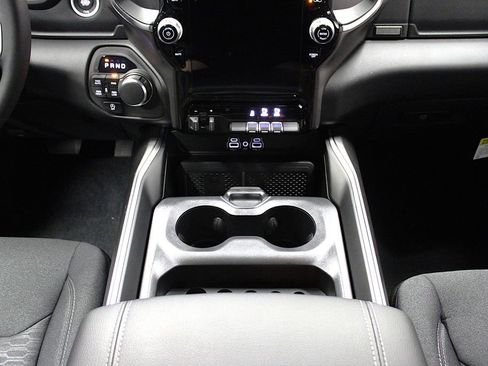 New 2026 RAM 1500 4x4 Crew Cab image 21