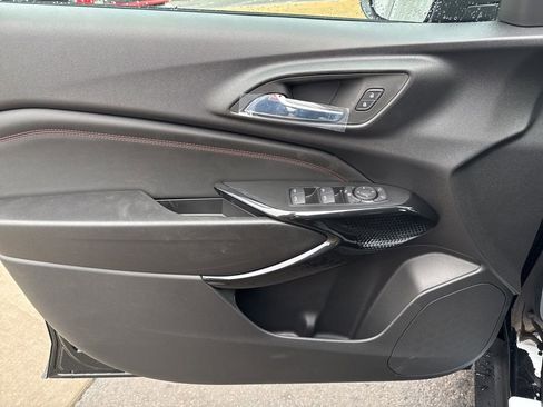 New 2026 Chevrolet Trax RS w/ Sunroof Package image 32