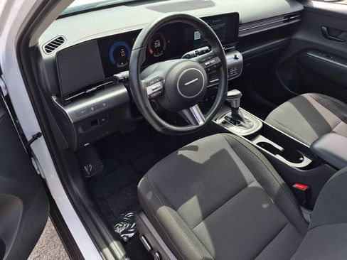 Used 2025 Hyundai Kona SEL FWD image 11