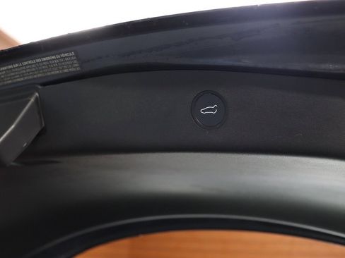 Used 2023 Tesla Model 3 Standard Range image 12