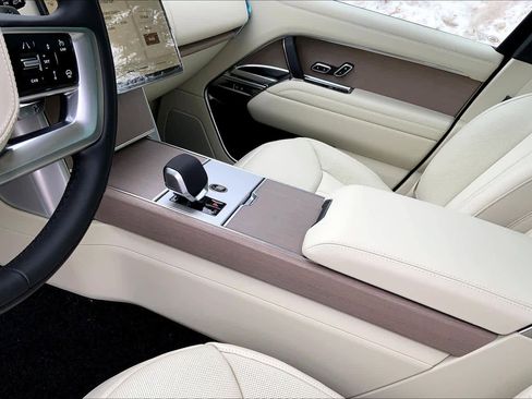 New 2026 Land Rover Range Rover SE image 10