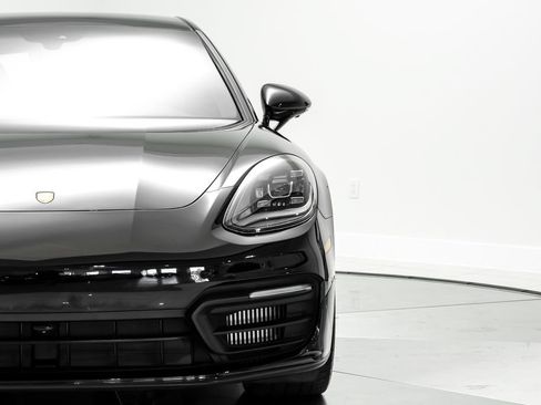 Used 2022 Porsche Panamera 4 AWD/4WD image 52