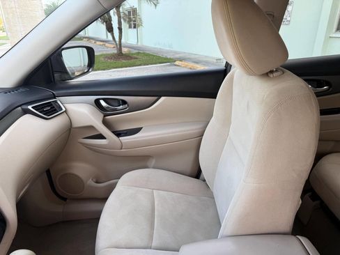 Used 2015 Nissan Rogue SV FWD image 13