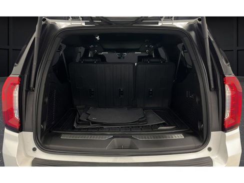 Used 2024 GMC Yukon XL Denali w/ Denali Reserve Package image 27