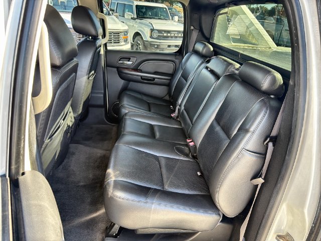 Used 2012 Chevrolet Avalanche LTZ AWD/4WD image 23