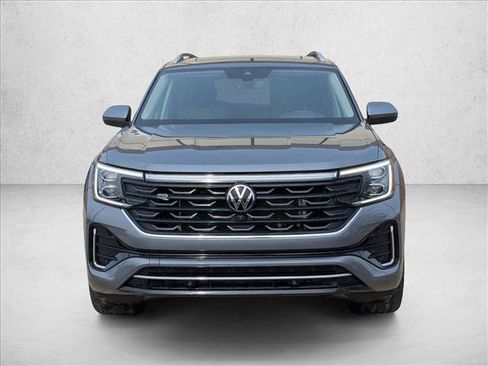 Used 2024 Volkswagen Atlas SEL Premium R-Line image 2