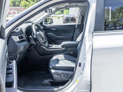 Used 2026 Toyota Highlander XLE AWD/4WD image 27