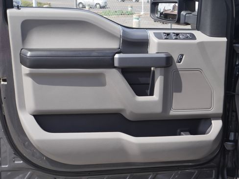 Used 2018 Ford F150 XLT w/ Equipment Group 302A Luxury AWD/4WD image 35