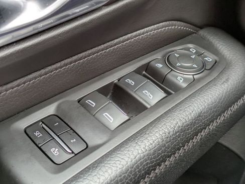 Used 2024 GMC Yukon Denali image 29