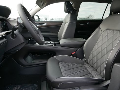 New 2026 Volkswagen Atlas SEL Premium R-Line image 4