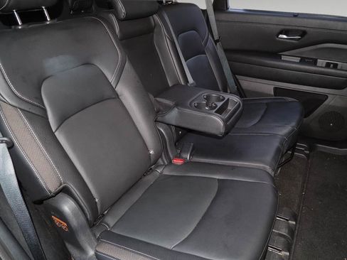 Used 2023 Nissan Pathfinder SL AWD/4WD image 22
