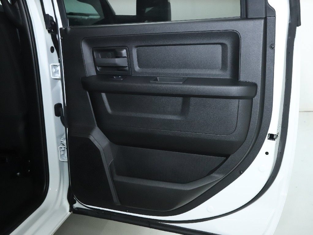 Used 2024 RAM 3500 Tradesman w/ Chrome Appearance Group AWD/4WD image 32