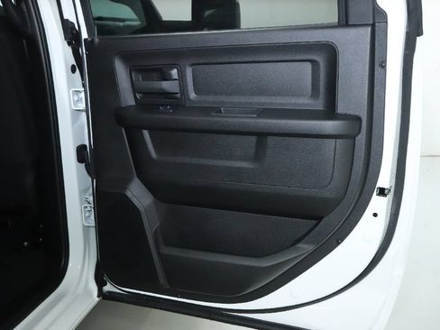 Used 2024 RAM 3500 Tradesman w/ Chrome Appearance Group AWD/4WD image 32