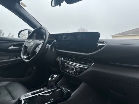 Used 2025 Buick Envista Sport Touring w/ Convenience I Package image 24