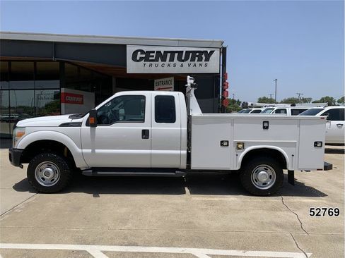 Used 2016 Ford F250 XL w/ Power Equipment Group AWD/4WD image 4