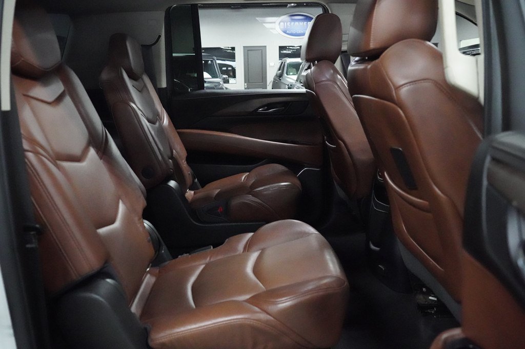 Used 2018 Cadillac Escalade ESV Premium Luxury AWD/4WD image 28