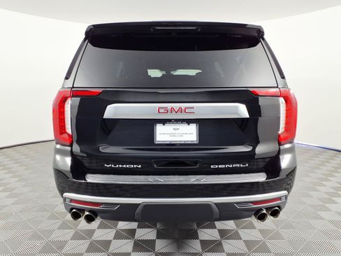 Used 2021 GMC Yukon XL Denali w/ Denali Premium Package AWD/4WD image 5