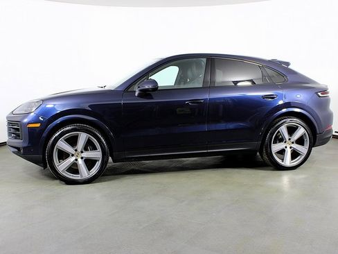 Used 2024 Porsche Cayenne Coupe image 2