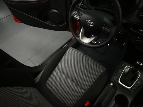 Used 2020 Hyundai Kona SEL Plus FWD image 40