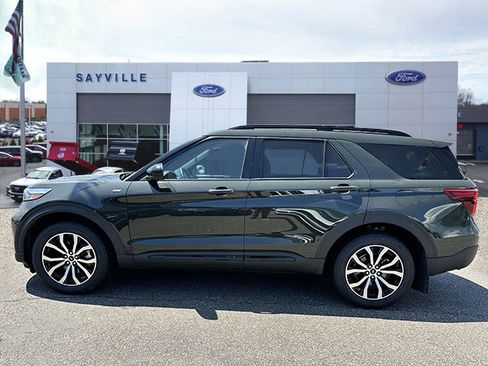Used 2022 Ford Explorer ST-Line image 2