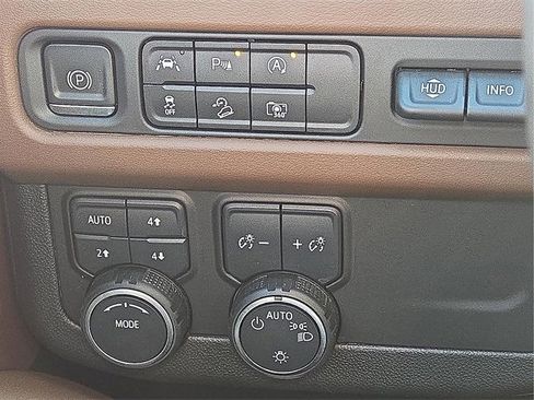 Used 2023 Chevrolet Tahoe High Country image 18