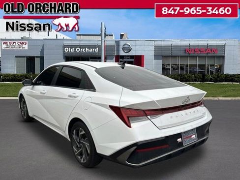 Used 2025 Hyundai Elantra Limited FWD image 7